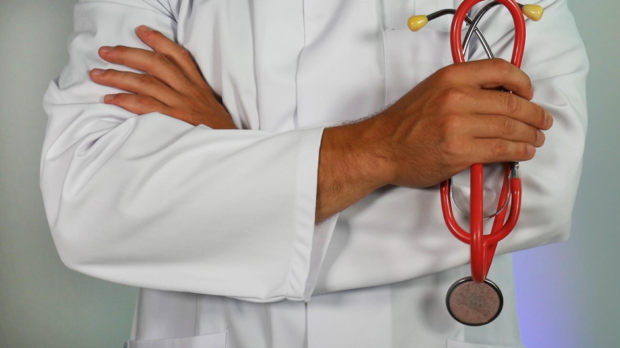 Doctor holding stethoscope - Google medic update